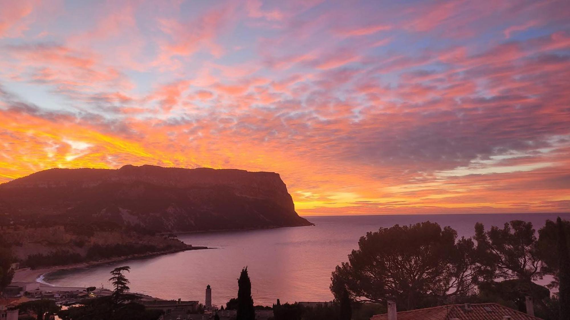 Magnifique Appartement A Cassis,Parking,2 Pas Du Port Exterior foto